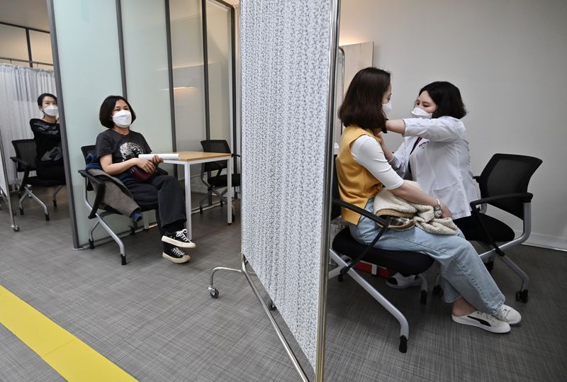 韓国国民25％に少なくとも1回のコロナワクチン接種完了、予定より早く