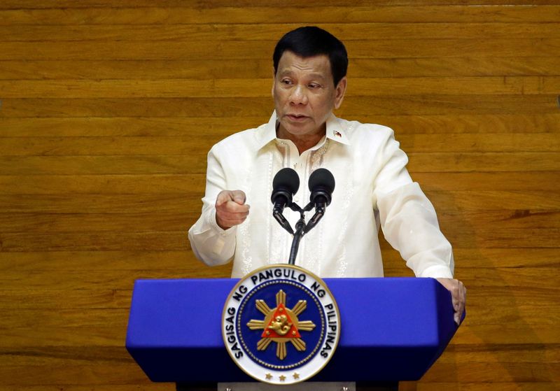 フィリピン大統領「ワクチン拒否なら投獄」、接種状況にいら立ち