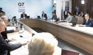 G7開催地で新規感染者増　英南西部、政府は影響否定