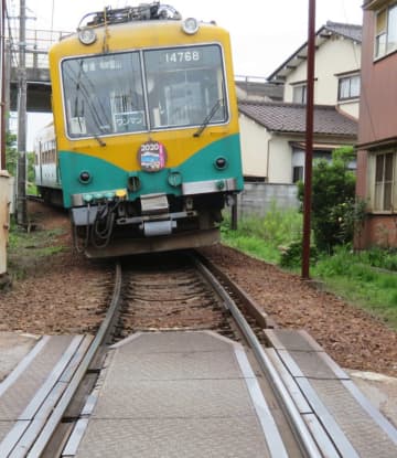 線路幅拡大を把握も補修せず　富山地方鉄道の脱線事故