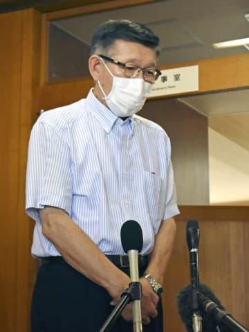 秋田知事が私用車事故で謝罪　免許返納検討も言及
