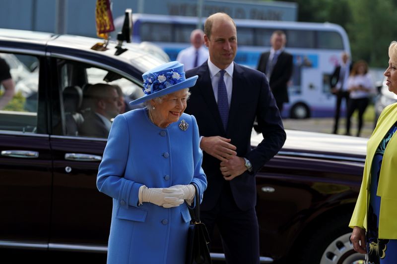 英女王がスコットランド訪問、分離独立派の懐柔狙いと報道