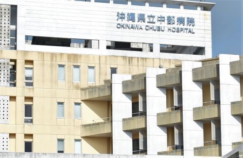 沖縄・中部病院で16人死亡クラスター、50人感染　県これまで詳細発表せず