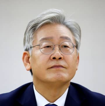 韓国与党の大統領予備選9人争う　「共に民主党」李知事ら