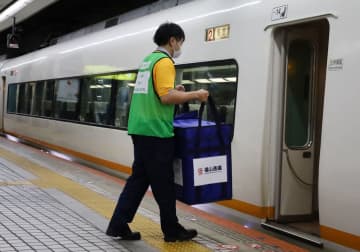 近鉄特急「荷物も運びます！」　名古屋―大阪間、コロナ減収補う