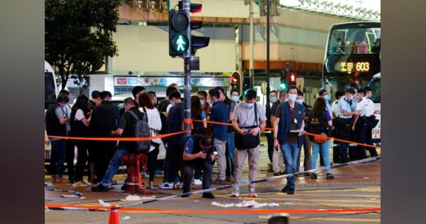香港デモ警戒中の警官刺される、犯人死亡　「単独攻撃」と警察