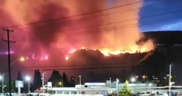 猛暑のカナダ西部、山火事が170件以上発生　避難支援で軍が待機