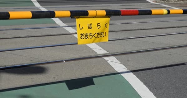 川崎のJR南武線踏切で女性はねられる　4500人に影響