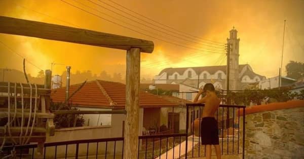 キプロスで「史上最悪」の山火事　各国が消防支援