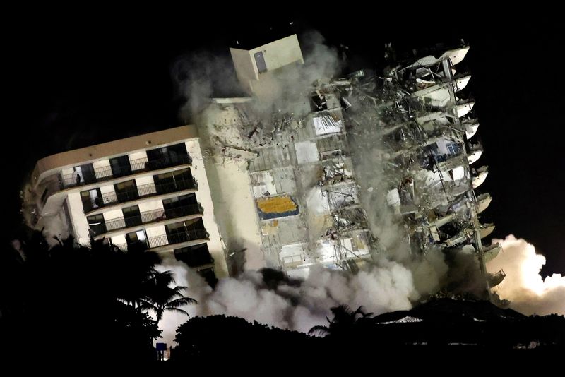 米フロリダのマンション崩落、死者28人に　依然117人が不明