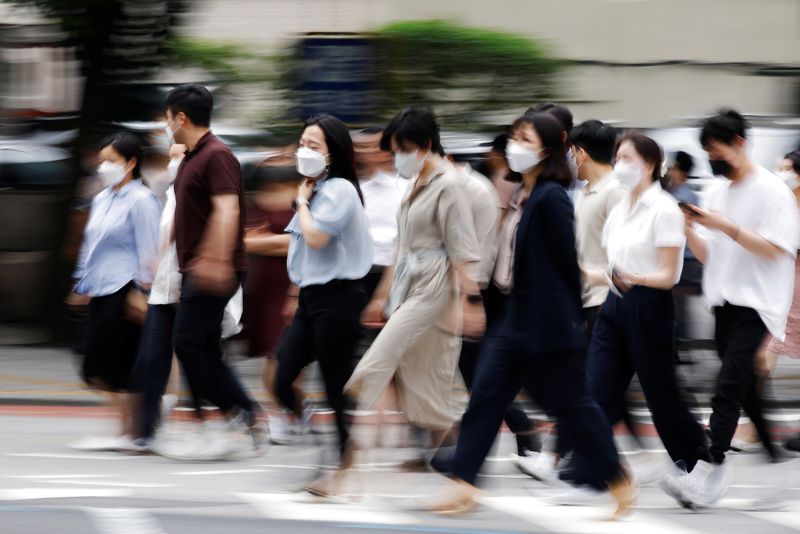 韓国、コロナ新規感染者が連日の過去最多　首都圏の規制強化