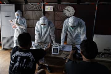 インドネシア行動制限強化　邦人感染300人超