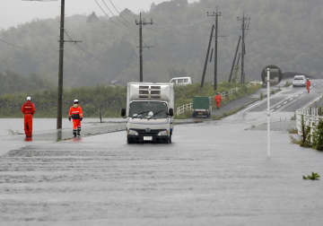 九州各地で川の氾濫や住宅浸水　緊急安全確保も発令