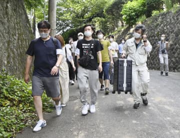土石流の避難者、一時帰宅始まる　静岡県熱海市