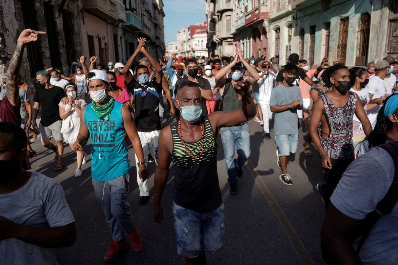 米大統領がキューバのデモ支持、活動家ら100人超拘束情報も