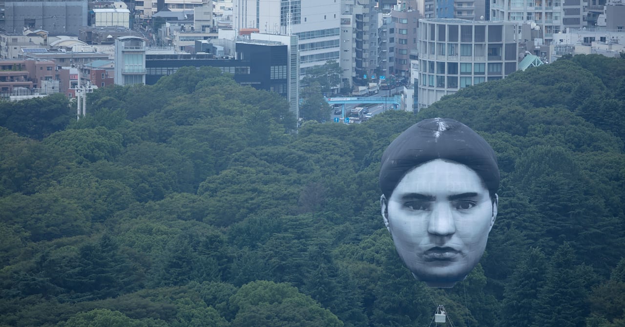 ビル7階分の巨大な顔が東京の空に浮上 アートプロジェクト まさゆめ が開始
