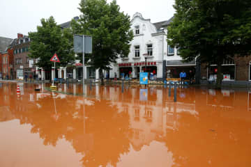 独、ベルギー洪水死者は118人　メルケル首相「衝撃受けている」