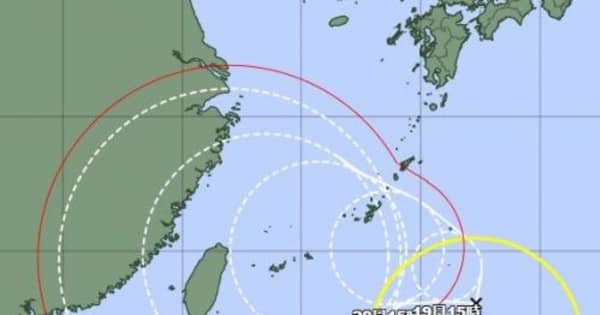 台風6号、南大東沖330キロ　996ヘクトパスカルから発達し北北西へ（7月18日午後5時）