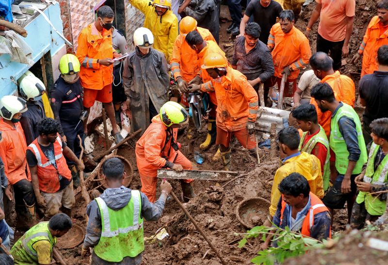 印ムンバイ、豪雨で地滑り　少なくとも30人死亡