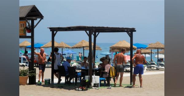 スペインでコロナ感染者が急増、ビーチには多数の英国人観光客