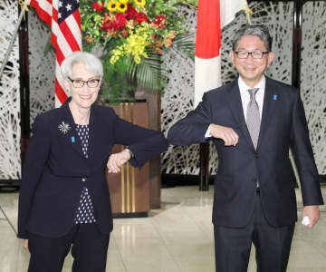 日韓、歴史巡り主張譲らず　東京で外務次官級会談