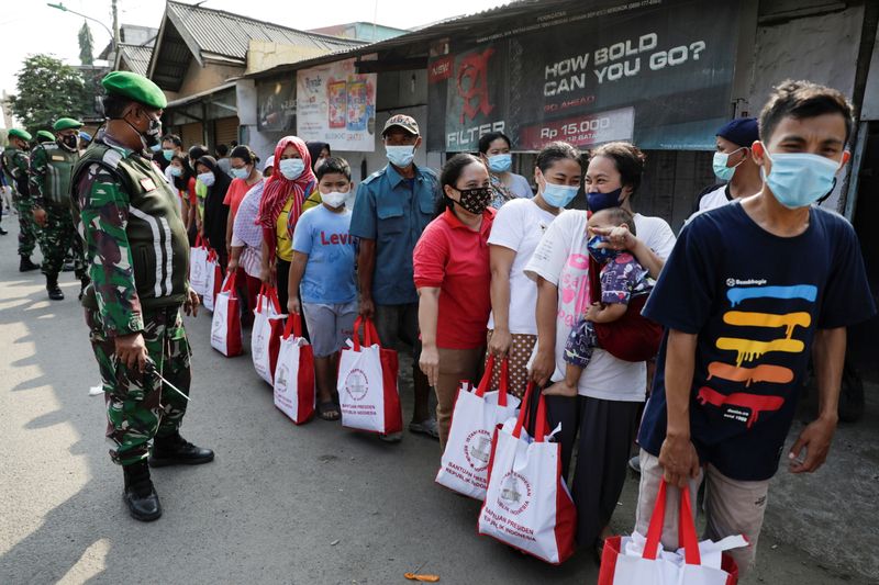 インドネシア、コロナ制限を25日まで延長　感染者数高止まりで