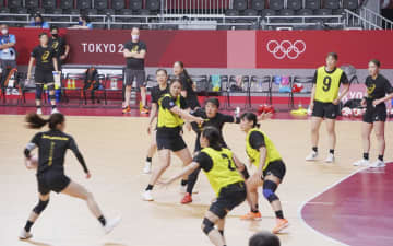 ハンドの永田「わくわく大きい」　女子日本代表、会場で練習