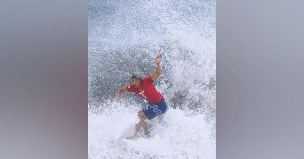サーフィン男子、五十嵐が「銀」　新競技で世界トップの実力発揮