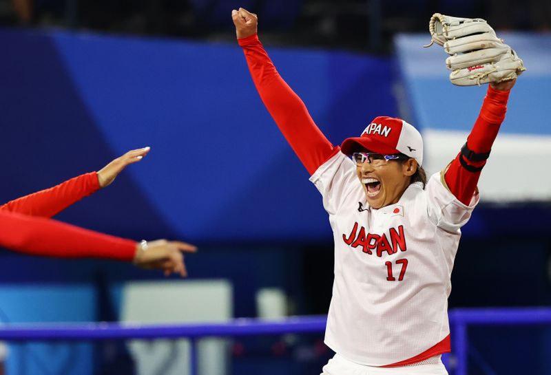 五輪＝ソフトボール、日本が13年越しの連覇　上野が再び締める