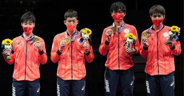 【東京五輪】 フェンシング男子団体、日本が歴史的な金　バドミントン混合複は銅