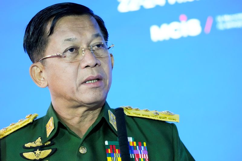 ミャンマー国軍トップ、暫定首相に　23年までに総選挙実施