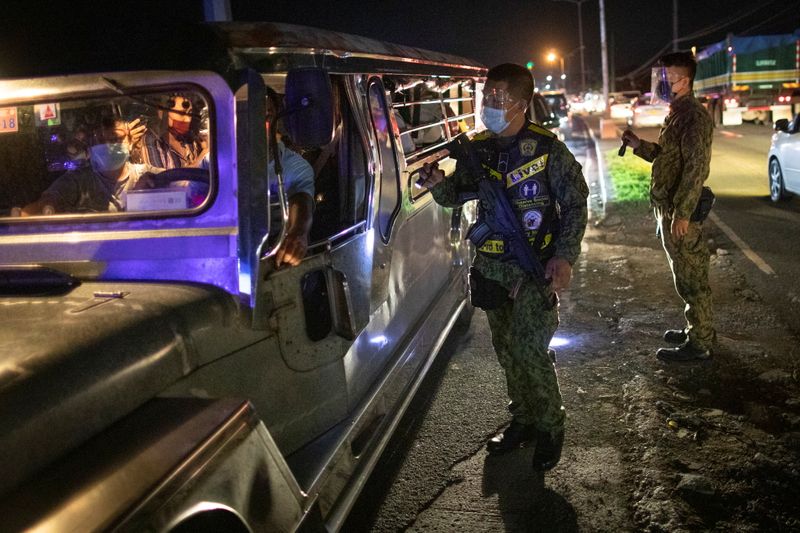 フィリピン首都の夜間外出禁止、時間延長へ　デルタ型抑制で