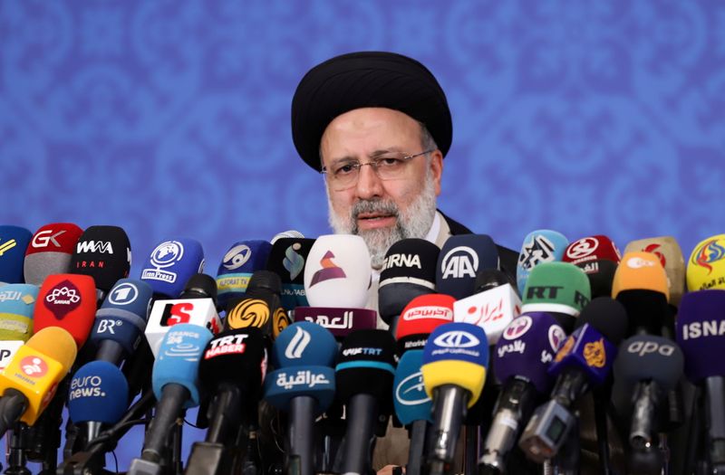 イランのライシ新大統領、米国の制裁解除へ措置講じると表明