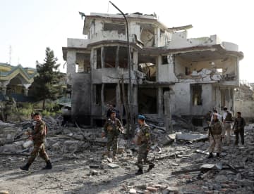 アフガン首都で爆発、8人死亡　タリバン「報復作戦開始」