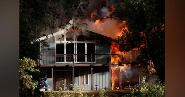 米カリフォルニア州北部の山火事、延焼面積が急拡大　数千人が避難