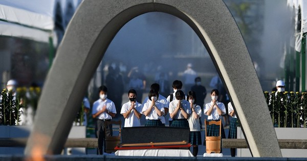 広島市長、核兵器禁止条約の批准求める　広島平和記念式典