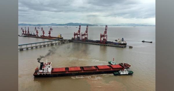 中国東部のコンテナ港、業務停止　従業員がコロナ検査陽性