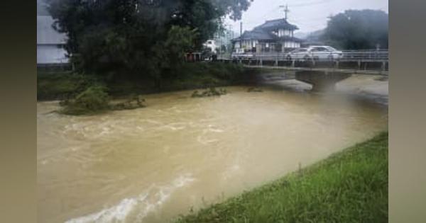 熊本・和水町で川氾濫　九州2県に緊急安全確保