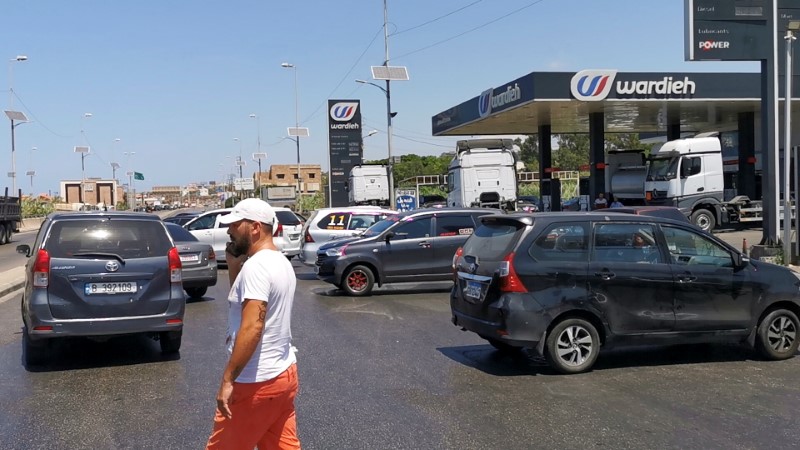 レバノン、燃料補助金巡り政府と中銀が対立