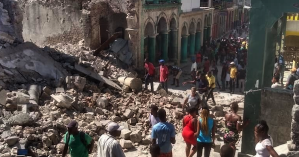 ハイチで地震300人超死亡 M7.2、非常事態を宣言