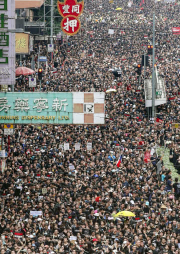 香港大規模デモの市民団体が解散　中国、民主派組織の撲滅狙う