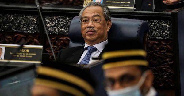 マレーシアのムヒディン首相が辞任、後任選出まで暫定首相に