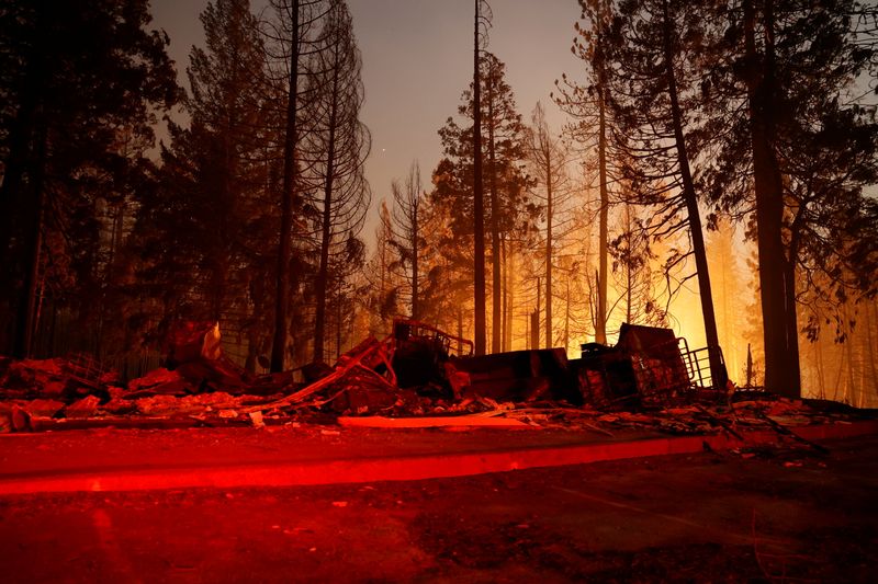 米カリフォルニア州、強風で山火事被害が拡大