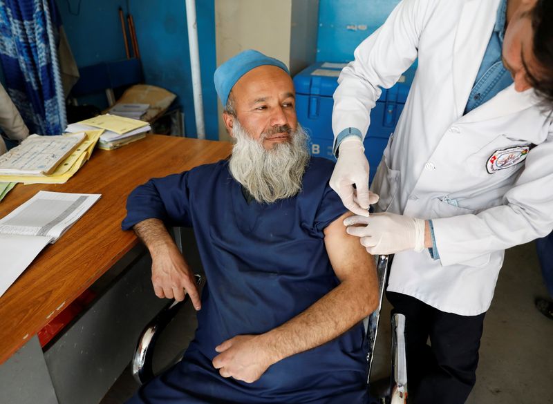 アフガンのワクチン接種、カブール制圧後に80％減少＝ユニセフ