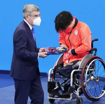 IOCのバッハ会長が観戦　パラリンピック競泳