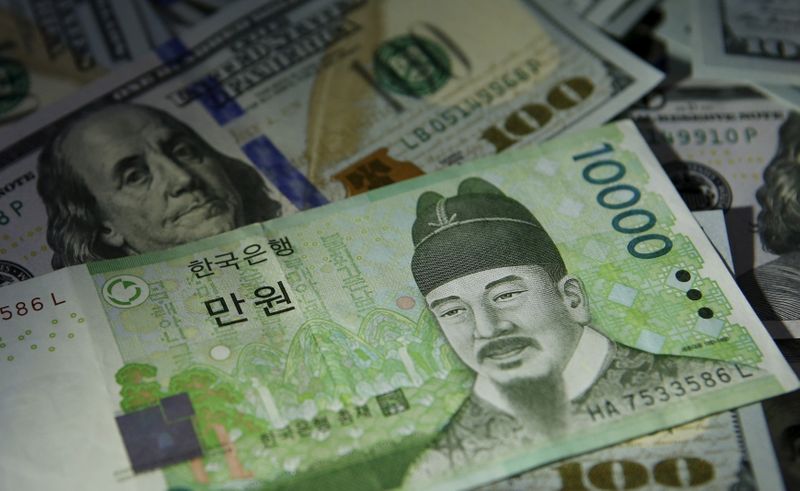 韓国中銀、コロナ禍後初の利上げ　家計債務抑制へ