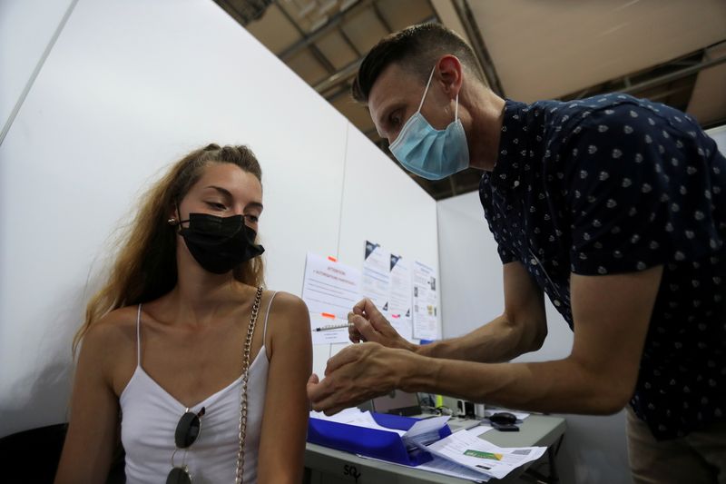 フランス、来年初めまでに1800万人のコロナワクチン追加接種へ