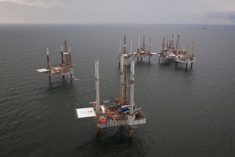 米メキシコ湾のエネルギー施設、なお復旧せず　生産の約9割停止