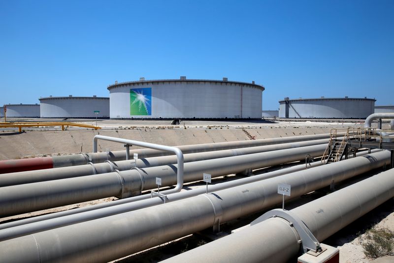 サウジアラムコ、10月のアジア向け原油販売価格を引き下げ