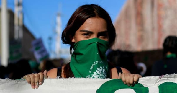 メキシコ最高裁、中絶の犯罪扱いは違憲と判決